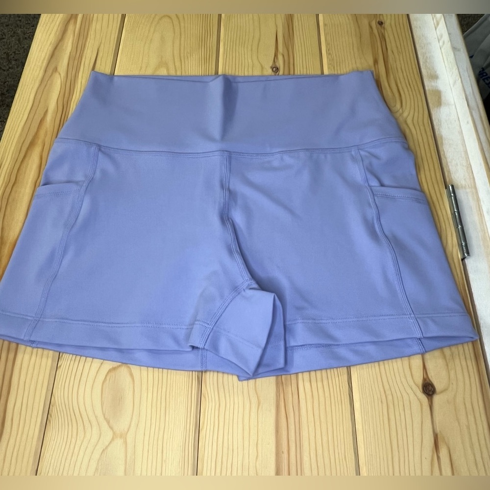 Constantly Varied Gear (CVG) Lilac 2.5” Shorts - Size Medium